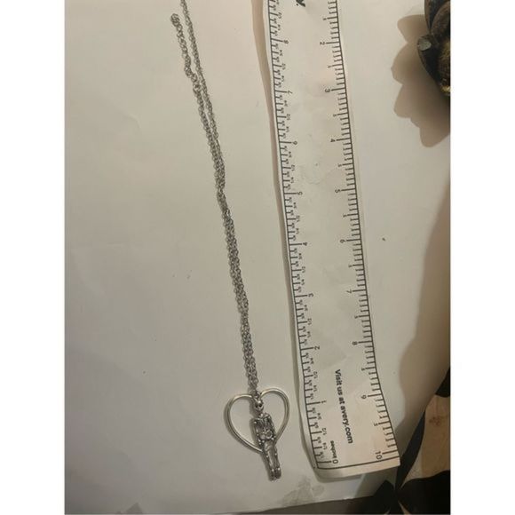 Adorable goth skeleton HEART NECKLACE - Picture 4 of 8